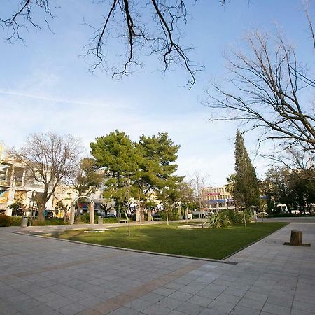 Spacious Apartment Next To Metro - Marousi Athens Exterior photo